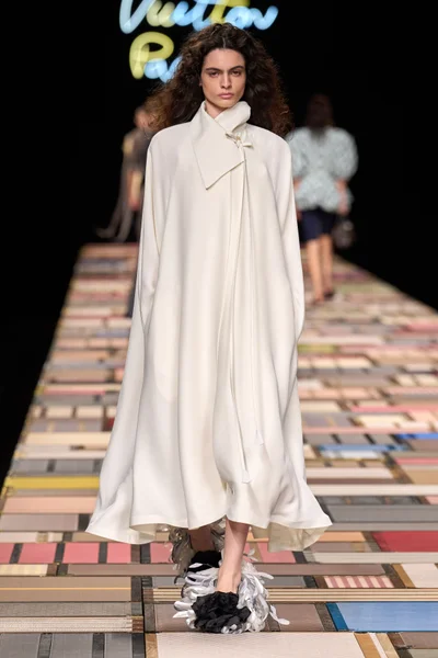 Look 9
